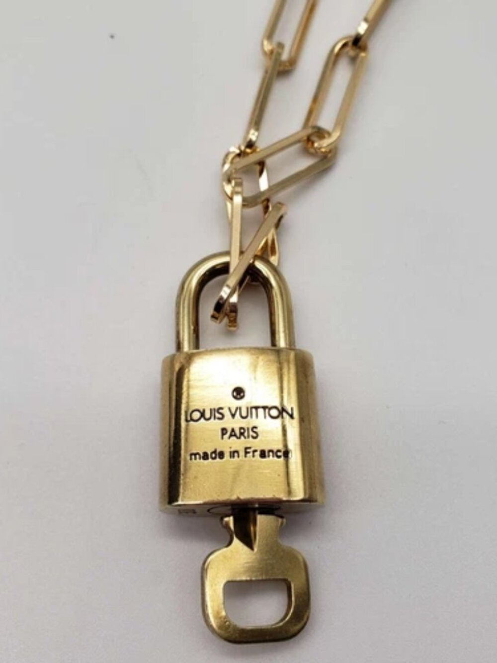 Gold-Plated Necklace with Authentic Louis Vuitton Padlock - Picture 2 of 8